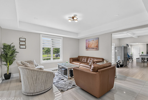 Supplied property photographs and details for 799 Bowyer Avenue