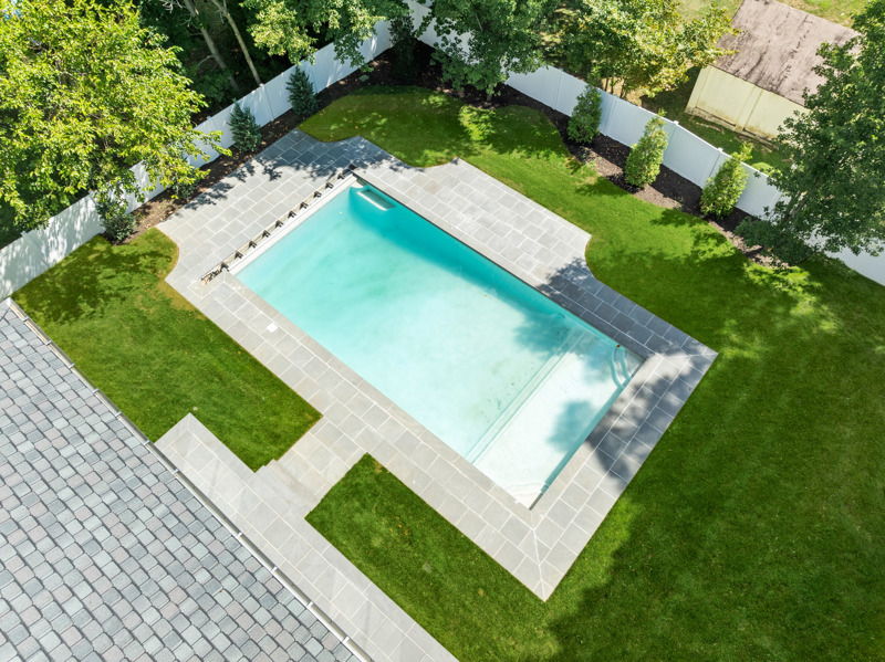 Supplied property photographs and details for 889 Red Oaks Drive